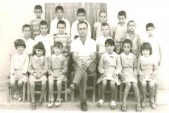 Οι μαθητές και οι μαθήτριες Α', Β' ΚΑΙ Γ' τάξης του Δημοτικού Σχολείου Ακρούντας το 1969. Δάσκαλος ο κ. Κώστας Παπαδόπουλος.